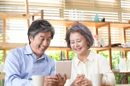 금퇴족은 연금자산 규모가 크고 펀드투자가 활발한 편이다. 연금자산을 지키고 금융투자를 실행해야 금퇴족이 될 수 있다는 연구결과가 나왔다. /사진=이미지투데이