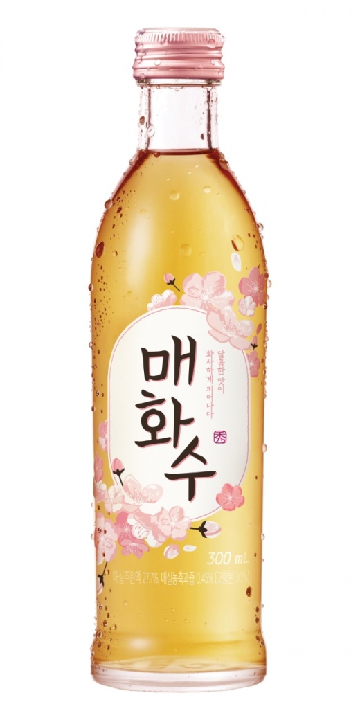 하이트진로는 매실주 브랜드  ‘매화수’를 리뉴얼한다. /사진=하이트진로 