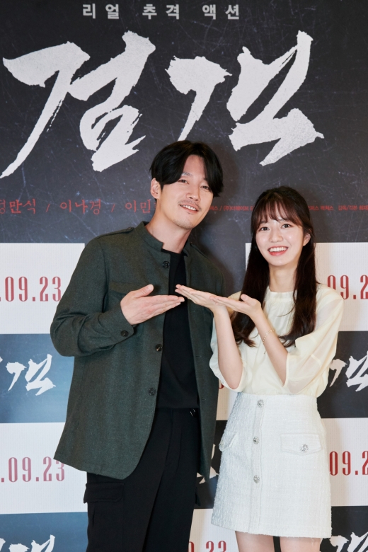 장혁(왼쪽)과 김현수/오퍼스픽쳐스, ㈜더웨이브 E&M © 뉴스1