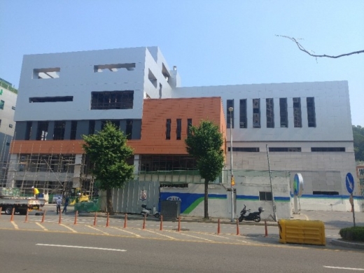 안양시는 17일 마무리 공사가 한창인 박달복합청사의 예비준공검사를 지난 8월 28일과 이달 10일 두 차례 실시했다고 밝혔다. / 사진제공=안양시