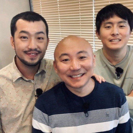웹툰검열 논란과 관련해 '시민 독재'를 언급했던 동료 작가 주호민이 "실언이었다"고 사과했다. 주호민(가운데)와 기안84(오른쪽). /사진=주호민 인스타그램