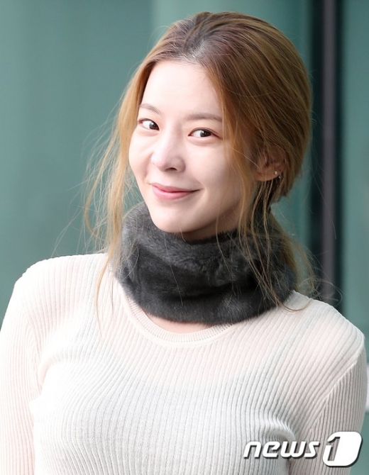 가수 장재인이 지난 22일 성범죄 피해 사실을 고백한 가운데 많은 이들의 반응에 다시 답변을 남겼다. /사진=뉴스1
