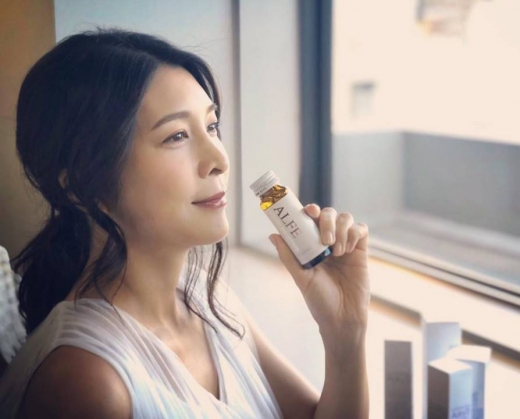 일본 여배우 다케우치 유코가 자택에서 숨진 채 발견됐다./사진=다케우치 유코 인스타그램