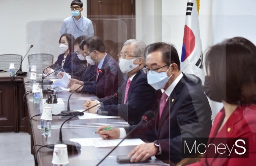 [머니S포토] 김종인 