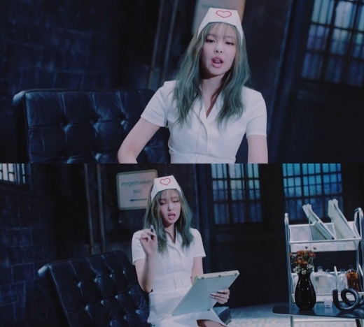 걸그룹 블랙핑크 신곡 '러브식 걸스'(Lovesick Girls)의 뮤직비디오 속 간호사를 묘사한 부분을 두고 전국보건의료산업노총조합(이하 보건의료노조)이 "간호사에 대한 성적대상화 성상품화에 반대한다"며 주장했다. /사진=블랙핑크 뮤직비디오 캡처