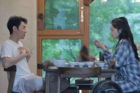 가수 전진과 류이서의 사주가 공개됐다. /사진=동상이몽2 제공