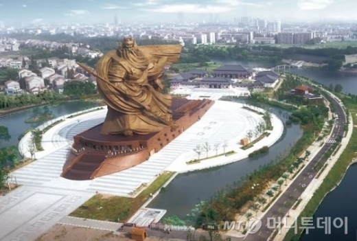 중국 후베이(湖北)성 징저우(荊州)시의 관우 청동상 /사진=머니투데이