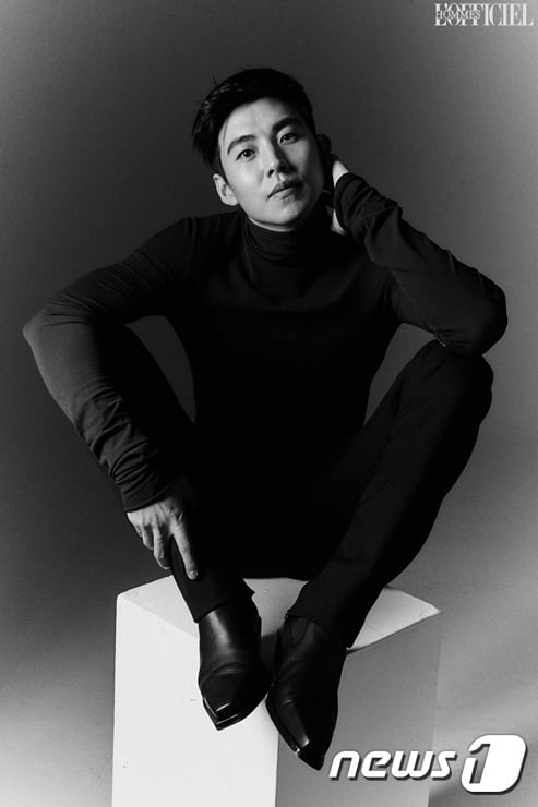 '슈퍼소닉' 이대형이 '로피시엘 옴므 YK에디션' 2020년 가을?겨울호 화보의 주인공으로 등장했다. (㈜플레이아데스 제공) © 뉴스1