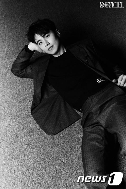 '슈퍼소닉' 이대형이 '로피시엘 옴므 YK에디션' 2020년 가을?겨울호 화보의 주인공으로 등장했다. (㈜플레이아데스 제공) © 뉴스1