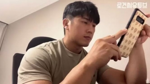 '가짜사나이' 로건 교관이 유튜버 정배우를 고소하기로 결정했다. /사진=로건씨 유튜브