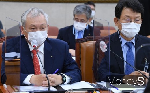 [머니S포토] 질의 답변하는 정영채 NH투자증권 사장