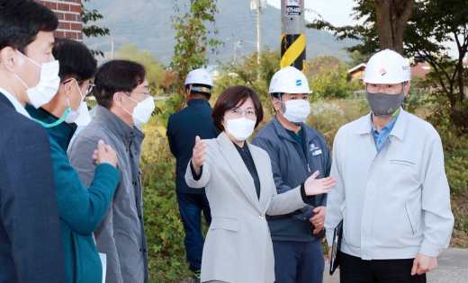 김보라 안성시장, 소규모공공하수처리장 공사현장 방문. / 사진제공=안성시