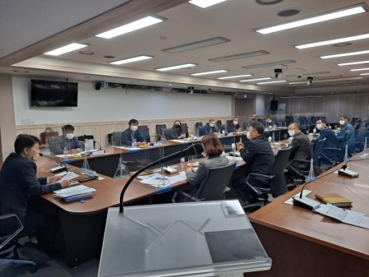 양주시는 코로나19로 위축된 골목상권에 활력을 불어넣고 소상공인의 안정적 영업기반 확보와 경쟁력 향상을 위해 ‘소상공인 맞춤형 컨설팅’을 실시한다. / 사진제공=양주시