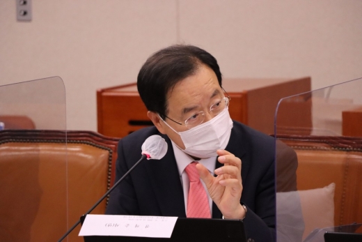 하영제 국민의힘 의원이 국정감사에서 성접대 등으로 8차례 징계를 받은 코레일네트웍스 직원이 요직에 있다고 질타했다. /사진=하영제 의원실 