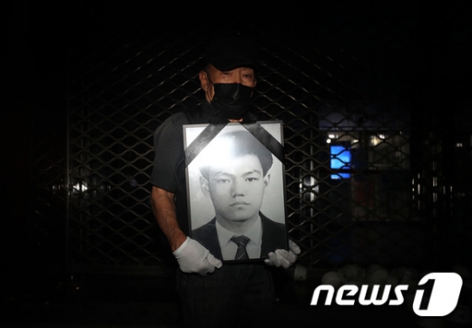 CJ대한통운 택배기사 김원종씨는 지난 8일 저녁 7시30분쯤 서울 강북구에서 배송업무 중 호흡곤란 증세를 보인 뒤 사망했다. /사진=뉴스1  
