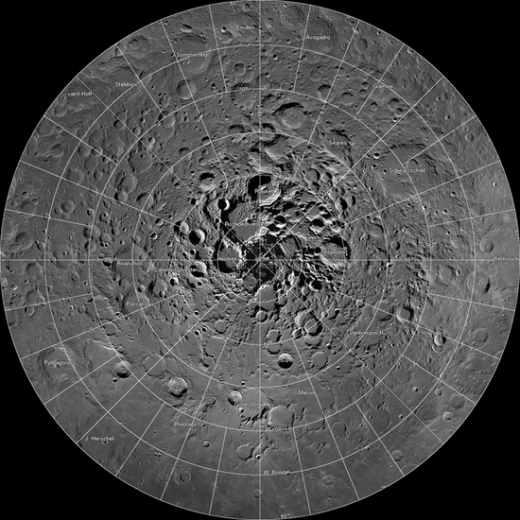 달에 기지를 운용할 정도의 충분한 물이 발견됐다는 연구결과가 나왔다. /사진=로이터