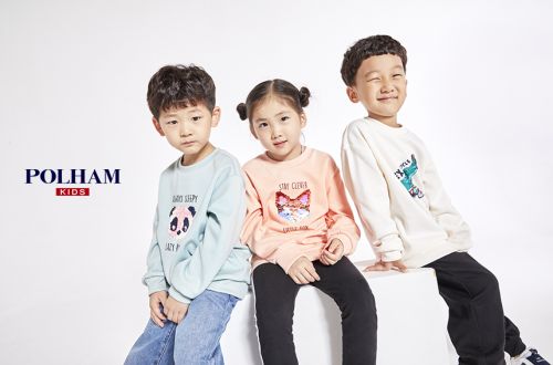 폴햄키즈의 캠페인 화보에는 임직원 자녀들이 함께 했다. /사진=에이션패션 제공   