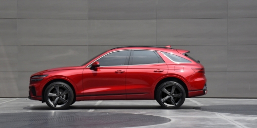제네시스가 중형 SUV 모델 GV70의 내·외장 디자인을 29일 최초로 공개했다. /사진=제네시스 제공
