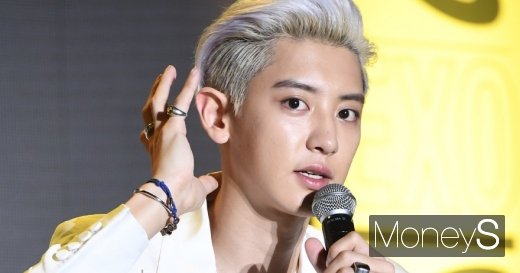 그룹 엑소 백현이 찬열을 감싸는 듯한 글로 눈길을 끌었다. /사진=장동규 기자`