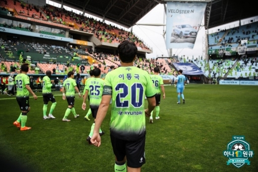 이동국과 전북현대의 12년 동행이 아름답게 마무리됐다. (한국프로축구연맹 제공) © 뉴스1