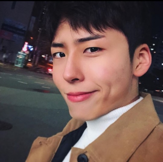 '배우 박보검을 닮았다'며 얼굴을 알린 유튜버 민서공이(김민서)가 악플 고충을 토로하는 글을 게시했다. /사진=민성공이 sns