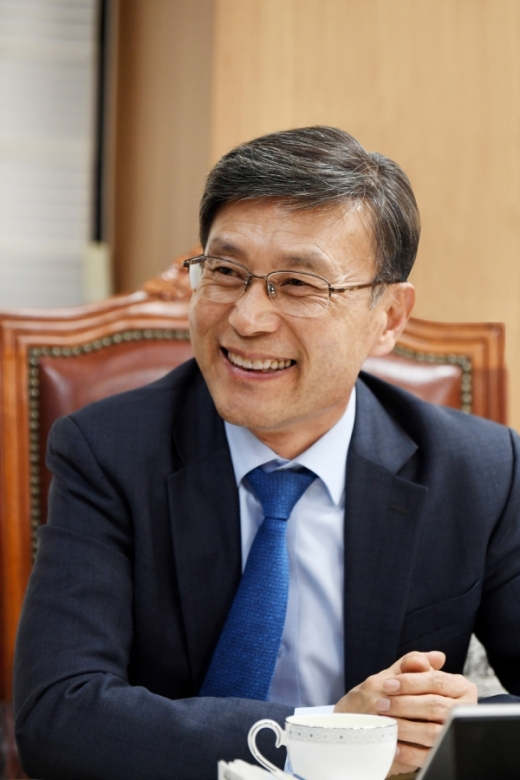 ‘2020 아시아 문화경제진흥대상’ 지방자치단체 부문 수상자로 선정된 정하영 김포시장. / 사진제공=김포시
