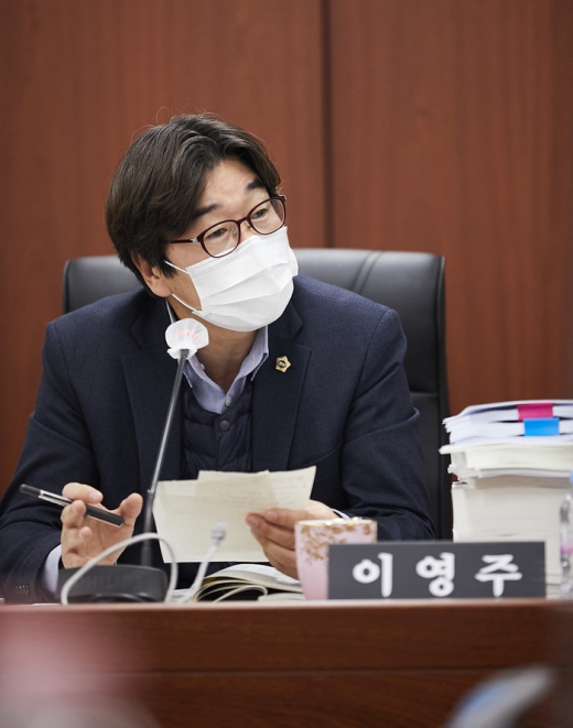 이영주 경기도 의원은 경기복지재단의 정책연구자들이 도민들과 직접 소통하고 자신의 연구성과를 공유할 수 있도록 다양한 미디어 활용이나 관련 활동을 해야 한다고 주장했다. / 사진제공=양평군