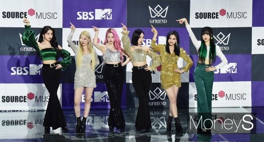 [머니S포토] 컴백 여자친구, 현대적으로 재해석한 마녀들