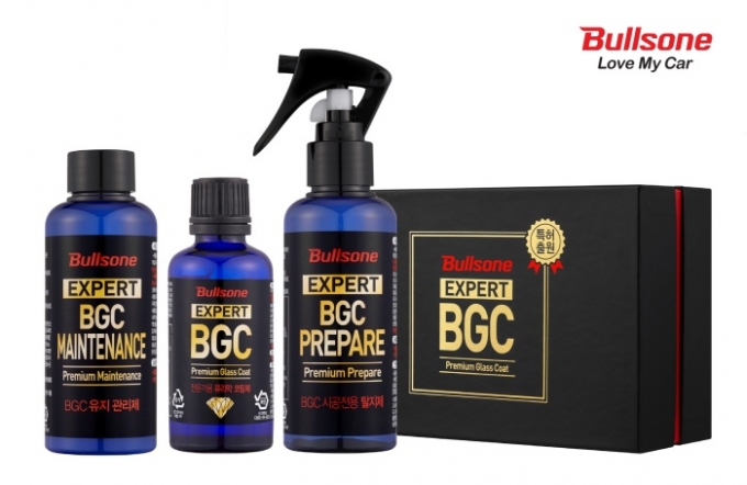 불스원이 자동차 복합 문화공간인 '불스원 프라자'에서 전문가용 ‘BGC 유리막 코팅제’를 출시한다고 16일 밝혔다. /사진제공=불스원