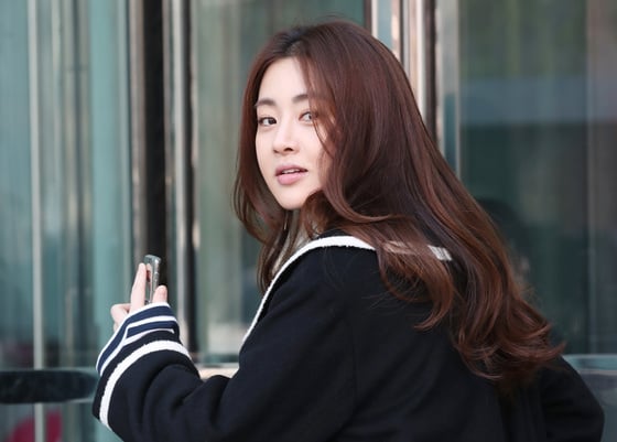 배우 강소라의 결혼 소식에 남편에 대한 관심도 덩달아 올라가고 있다. /사진=뉴스1