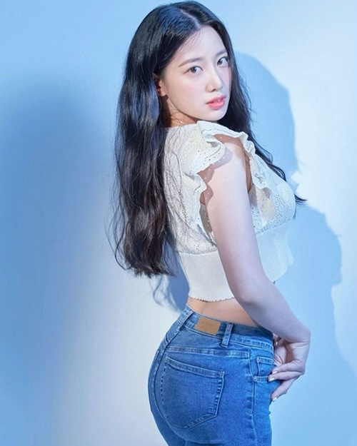 베리굿 멤버 조현이 완벽한 명품 몸매를 뽐냈다. /사진=조현 인스타그램