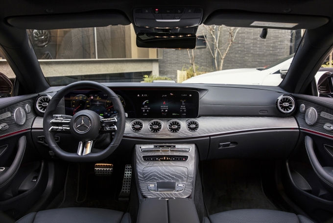 더 뉴 E-클래스 쿠페 내부 모습./사진=벤츠코리아