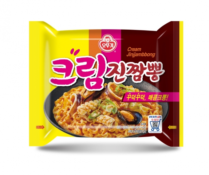 오뚜기가 매콤한 진짬뽕에 꾸덕꾸덕한 진한 크림을 더한 ‘크림진짬뽕’을 봉지면으로 출시했다. /사진=오뚜기 