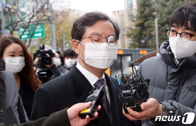 라임 펀드 로비 의혹으로 구속된 윤갑근 국민의힘 충북도당위원장이 구속적부심을 청구했다. /사진=뉴스1