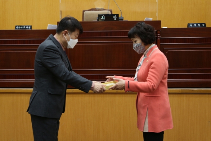 연천군의회 김미경의원 지방의정봉사상 수상. / 사진제공=연천군