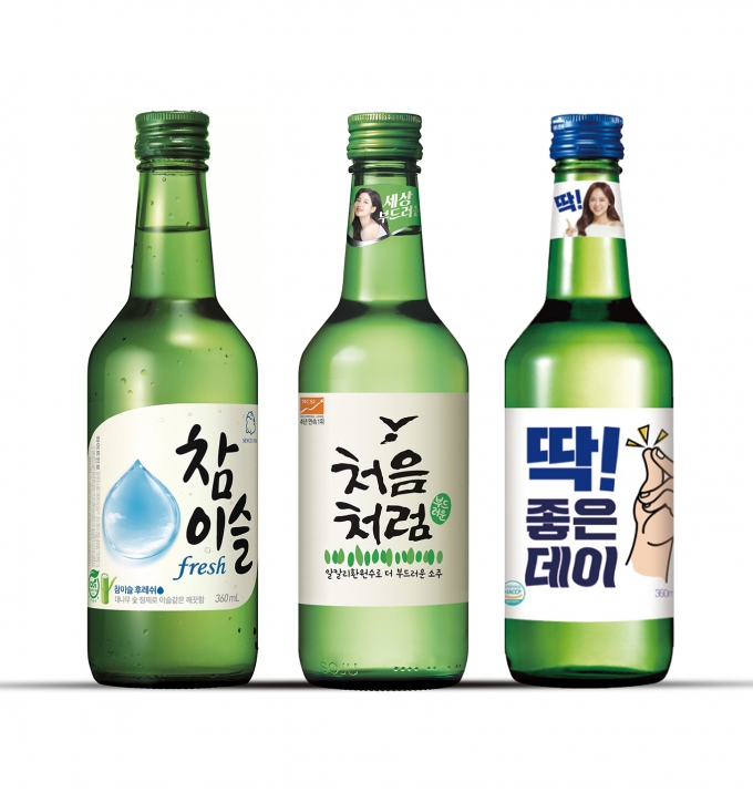 소주시장 점유율은 하이트진로(참이슬, 진로)가 과반수 이상을 점유하고 있고 롯데칠성음료(처음처럼)과 무학(좋은데이)가 뒤를 잇는다. /사진=각사 