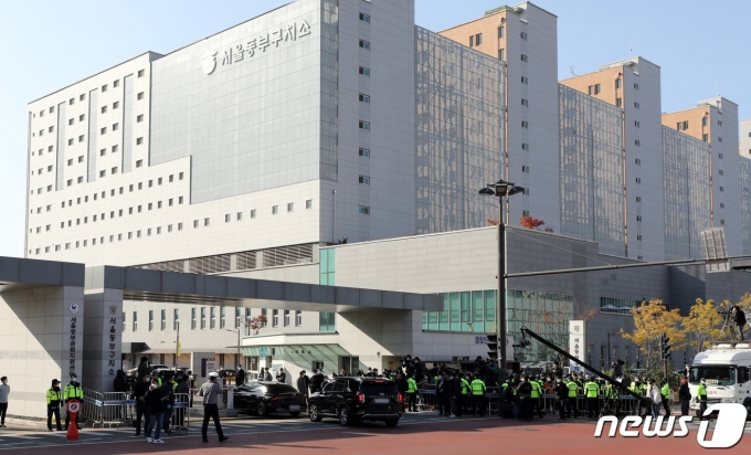 신종 코로나바이러스 감염증(코로나19) 확진자 185명이 발생한 서울 송파구 동부구치소./뉴스1 © News1 이재명 기자