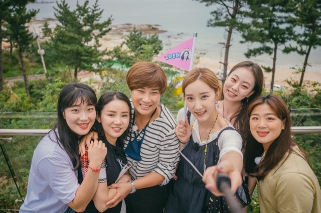 여성 스포츠 스타를 모아서 놀게 만들자는 아이디어로 시작된 E채널 '노는언니'는 카리스마 있는 모습 대신 지극히 인간적인 모습으로 시청자들의 눈길을 끌었다. /사진=E채널 제공
