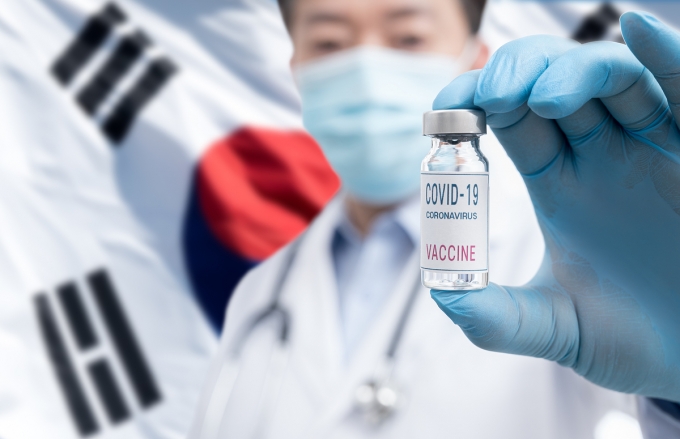 정부가 내년 2월부터 코로나19 백신 접종이 시작된다고 설명했다. /사진=이미지투데이