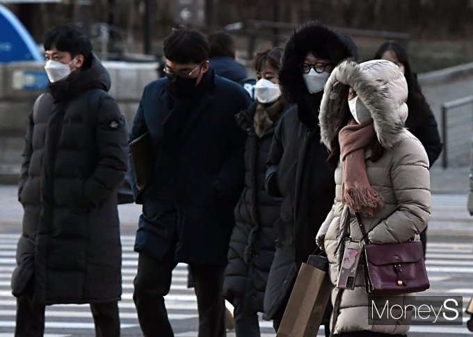 [머니S포토] 매서운 찬바람…최강 한파