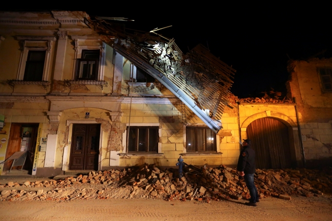 크로아티아 페트리냐에서 규모 6.4의 지진이 발생해 최소 7명이 사망하고 20여명이 다쳤다. /사진=로이터