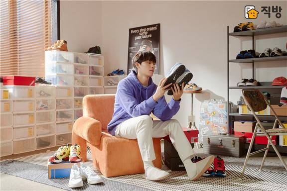 직방 모델 이도현. 직방은 지난해부터 밀레니얼세대 1인가구를 대상으로 ‘나답게 살자’라는 브랜드 캠페인 진행했다. 밀레니얼세대의 생각과 표현, 삶의 방식을 공감하고 지지한다는 의미를 전달했다. /사진제공=직방