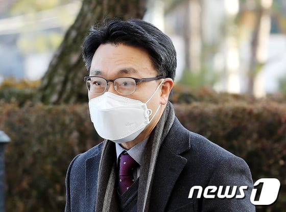 문재인 대통령이 30일 초대 공수처장 최종 후보자로 김진욱(사진) 헌법재판소 선임연구관을 지명했다. /사진=뉴스1