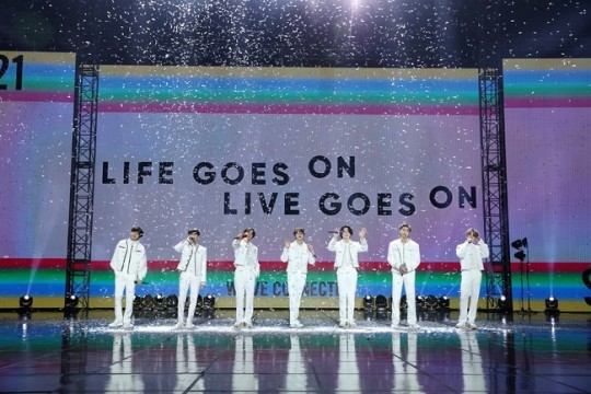지난해 12월31일 경기 고양시 킨텍스에서 빅히트 레이블즈 아티스트들의 첫 번째 합동공연인 ‘2021 NEW YEAR’S EVE LIVE’가 개최됐다. /사진제공=빅히트 레이블즈