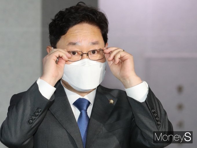 추미애 법무부장관 후임으로 내정된 박범계 더불어민주당 의원이 지난해 12월 30일 서울 여의도 국회 의원회관에서 입장을 전했다. /사진=임한별 기자
