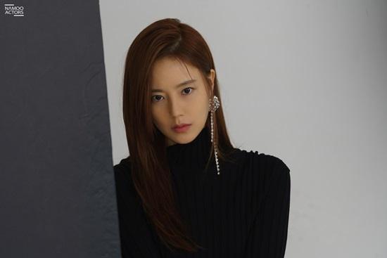문채원 화보 비하인드, 매혹적인 미녀 배우 - 머니S 문채원 화보 비하인드, 매혹적인 미녀 배우 - 머니S