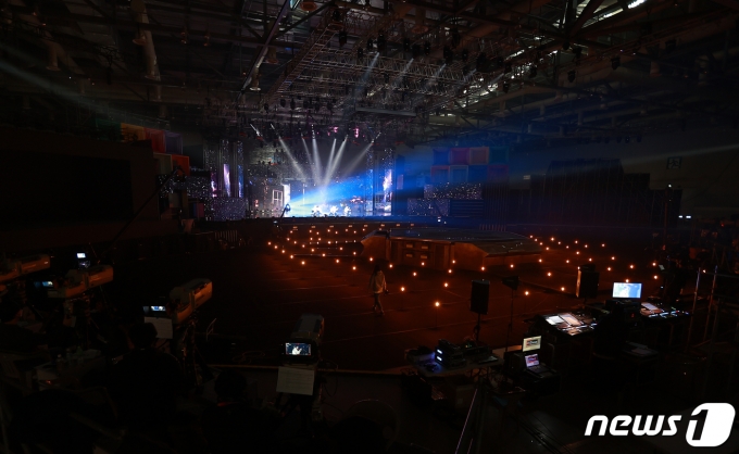 [사진] 코로나19 확산으로 온택트로 진행되는 골든디스크 어워즈