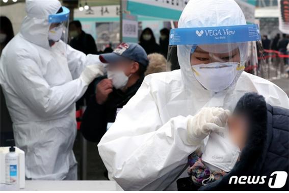 전 세계 코로나19 확진자가 9000만명을 넘어섰다./사진=뉴스1 