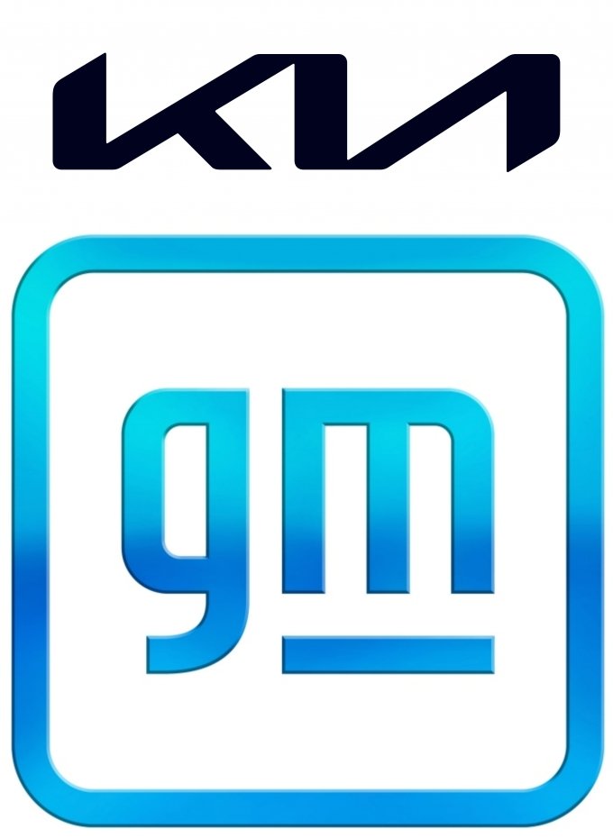 제너럴모터스(GM)가 56년 만에, 기아차는 30년 만에 새로운 로고를 발표했다. (위) 기아차의 새로운 로고.(아래) GM의 새로운 로고. /자료제공=각 사