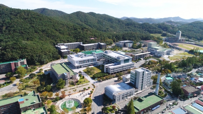 국립 목포대학교는 2021학년 정시 신입생모집 원서접수 마감 결과 평균 2.4대 1의 경쟁률을 기록했다. 목포대학교 전경/목포대
